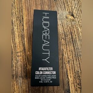 HUDA BEAUTY Niacinamide Infused Makeup Corrector